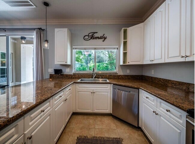 Foto del edificio - 6673 Eagle Ridge Dr