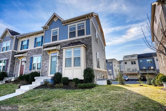 Building Photo - 5831 Pecking Stone St