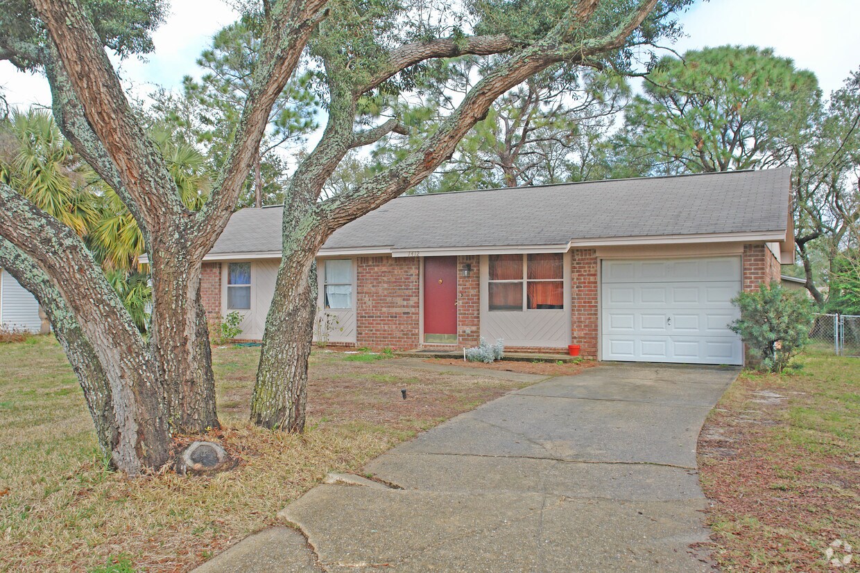 1412 Stanford Rd, Gulf Breeze, FL 32563 Apartments in Gulf Breeze, FL