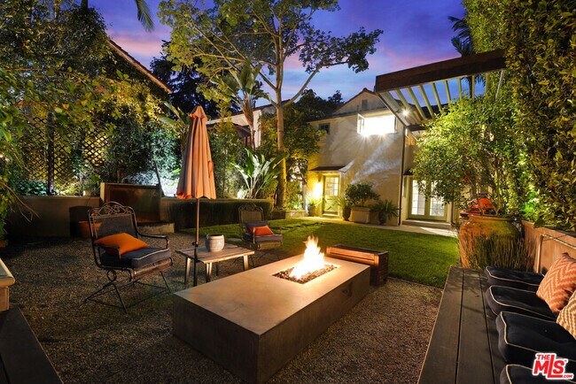 Foto del edificio - 6717 Whitley Terrace