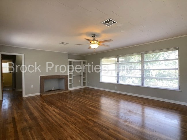 Building Photo - 3014 Magnolia Ave