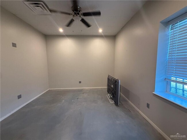 Building Photo - 204 W Jackson Ave
