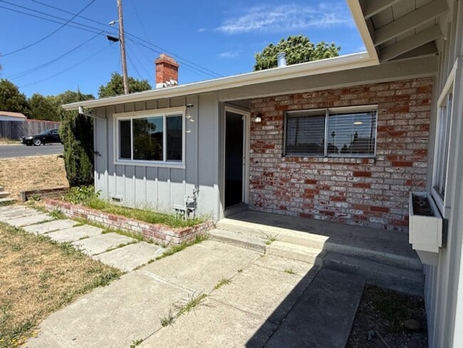 Building Photo - 3-Bedroom Single Family Home in PInole