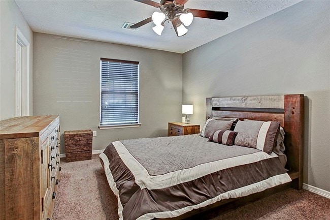 Building Photo - 2518 Staples St