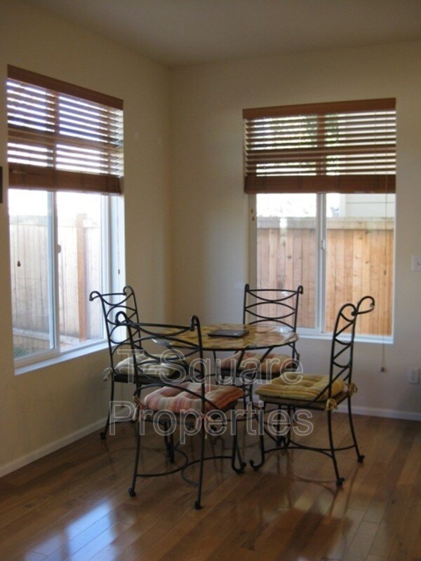 Building Photo - 4023 134th Pl SE