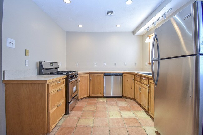 Foto del edificio - 2035 Countryside Village Blvd