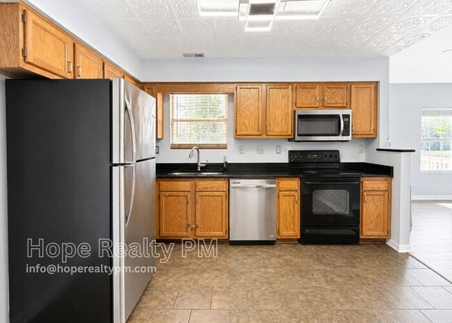 Building Photo - 3511 Silver Oak Ct