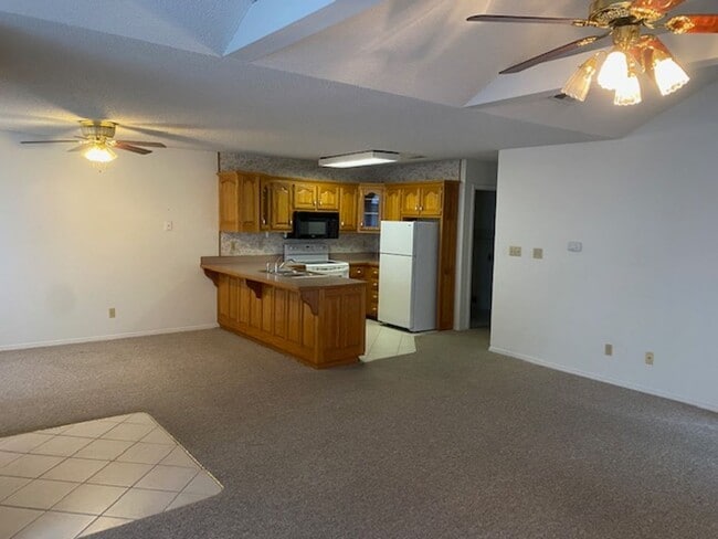 Building Photo - 343 S Northpark Ln