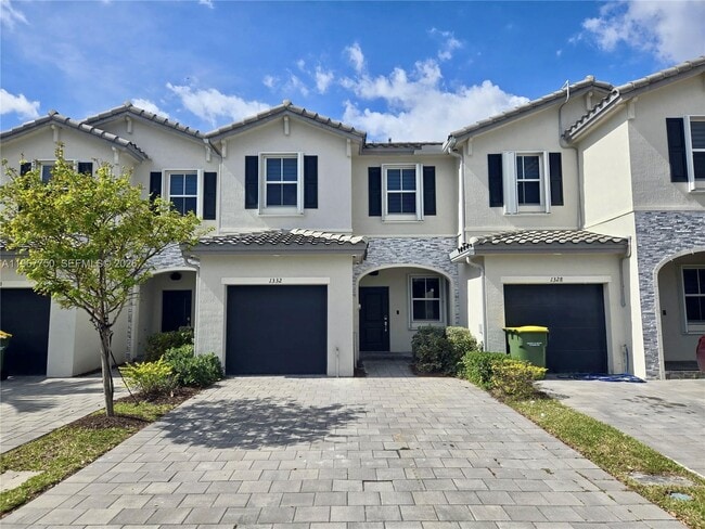 Foto del edificio - 1332 SE 26th Ter