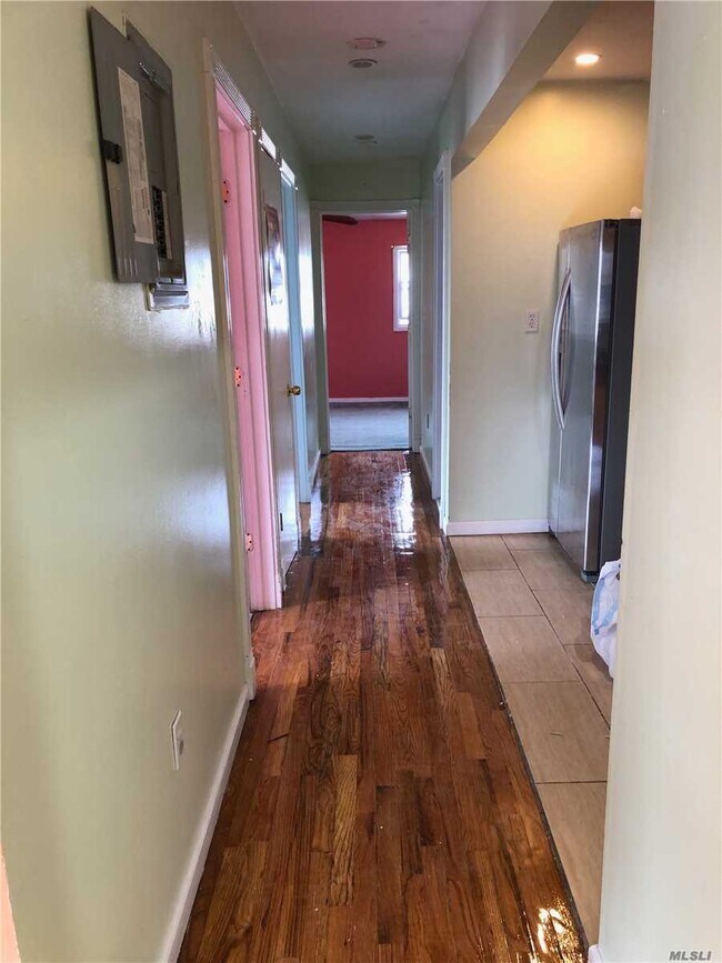 Foto del edificio - 102-28 217th Ln