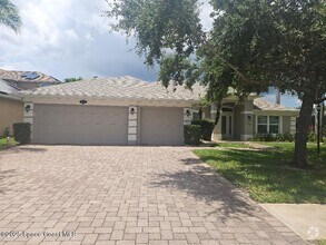 Building Photo - 2074 Botanica Cir