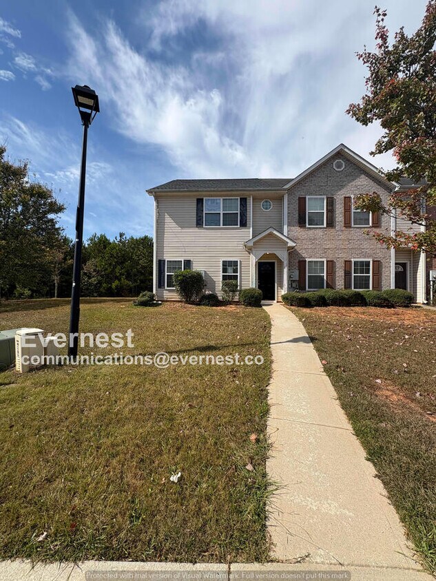 Foto principal - 8651 Thomas Ln