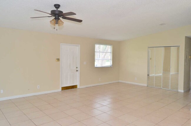 Foto del edificio - 11551 Orange Blossom Ln