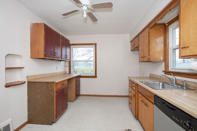 Foto del edificio - 3 Bedroom 2  bath Single Family Home