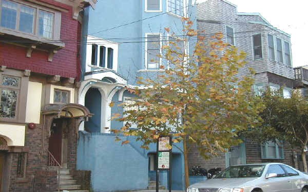 Building Photo - 331-335 Hugo St