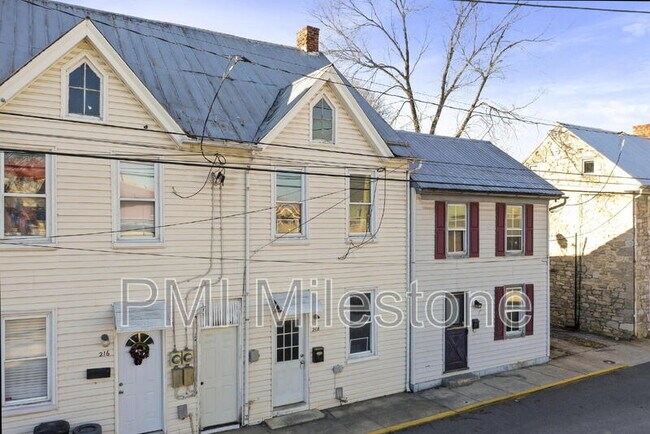 Building Photo - 218 N College St