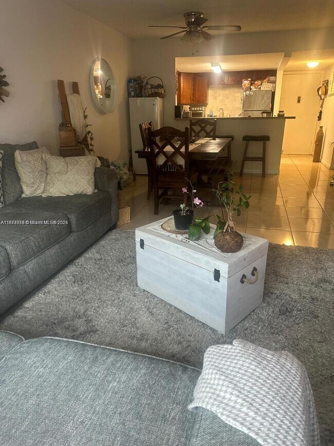 Foto del edificio - 11131 Royal Palm Blvd