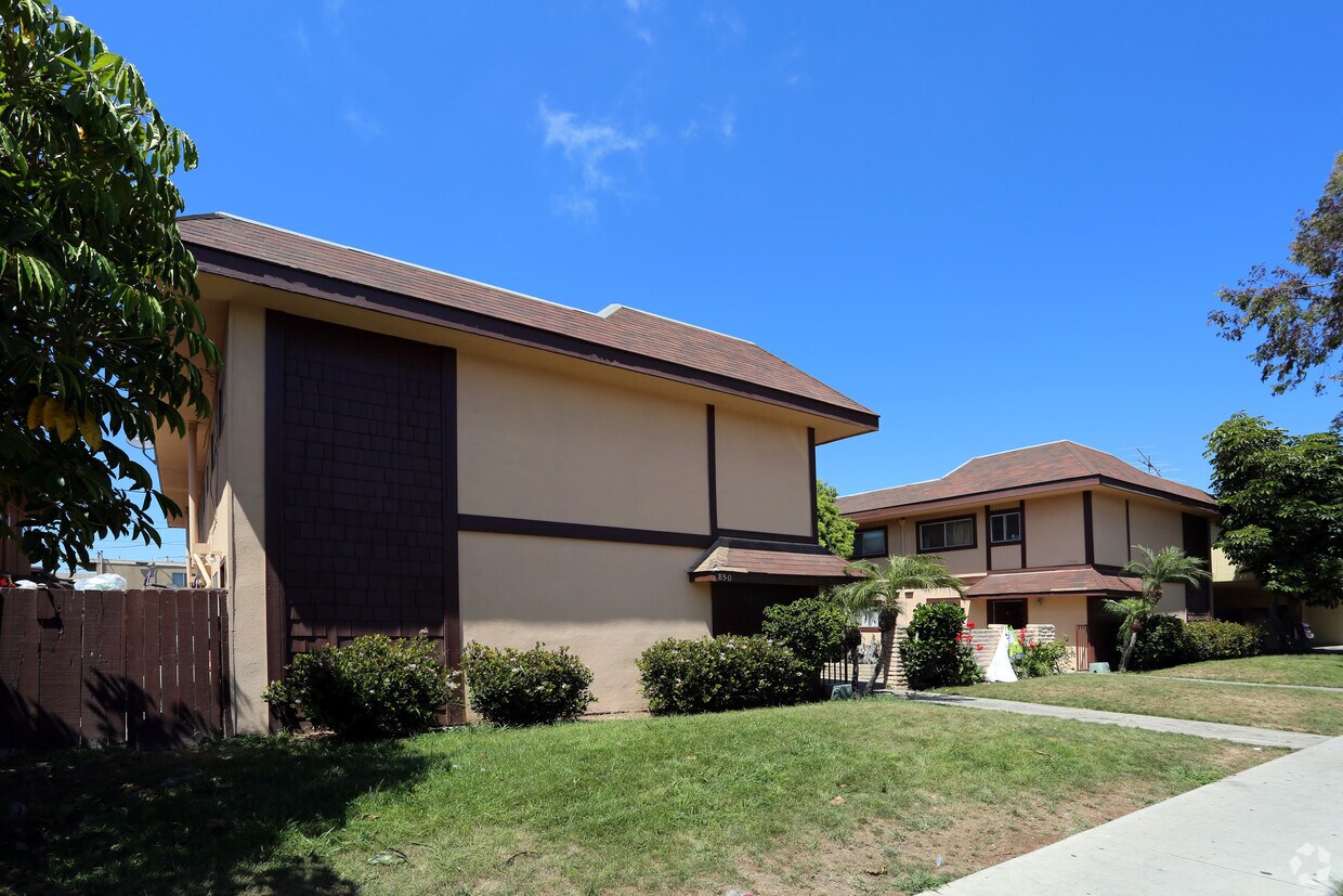 Foto principal - 846-850 Center St