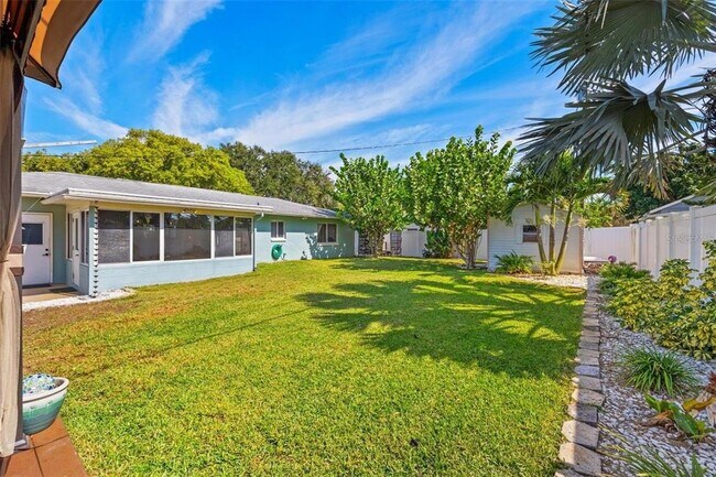 Foto del edificio - 4126 25th Ave N