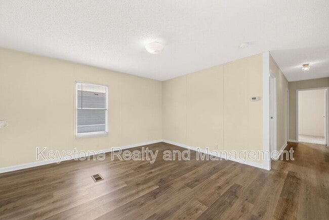 Building Photo - 918 Gabby Ln