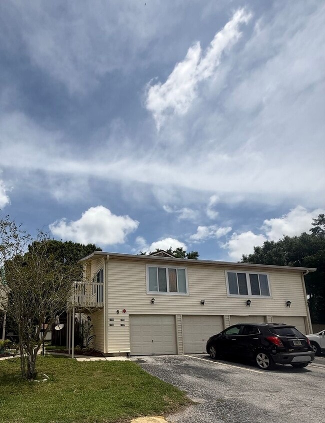 Foto del edificio - 1101 Spring Meadow Dr