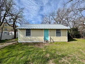Building Photo - 420 S Lillian