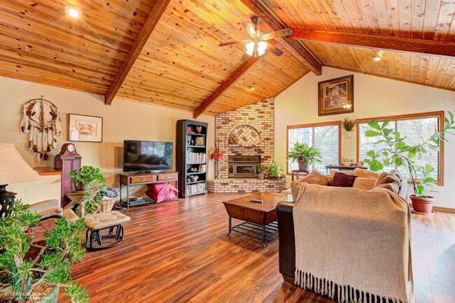 Foto del edificio - Beautiful 3 bedroom, 3 bath home in Lake W...
