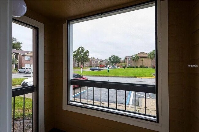 Foto del edificio - 5600 Devonbriar Way