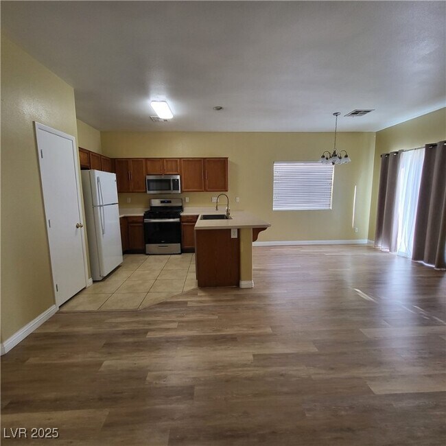 Building Photo - 8845 Winter Sky Ave