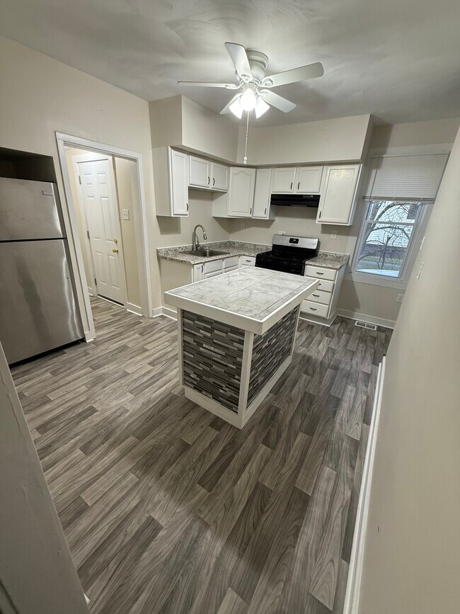 Foto del edificio - 104 Seward Ave