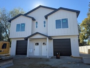 Building Photo - 108 E 15th Ave