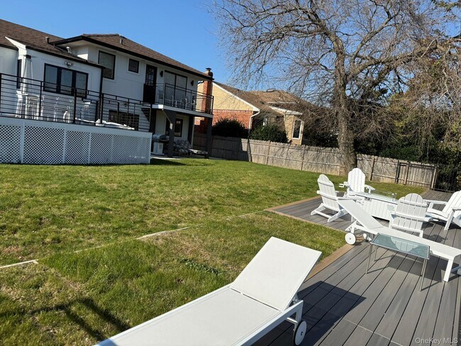 Foto del edificio - 640 Derby Ave