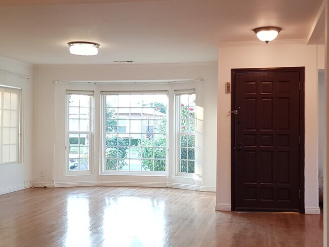 living Room - 17320 Hamlin St
