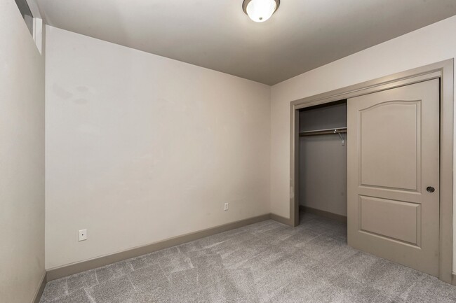 Foto del edificio - 2 Bedroom 2 Bathroom Condo in Hyde Park Place