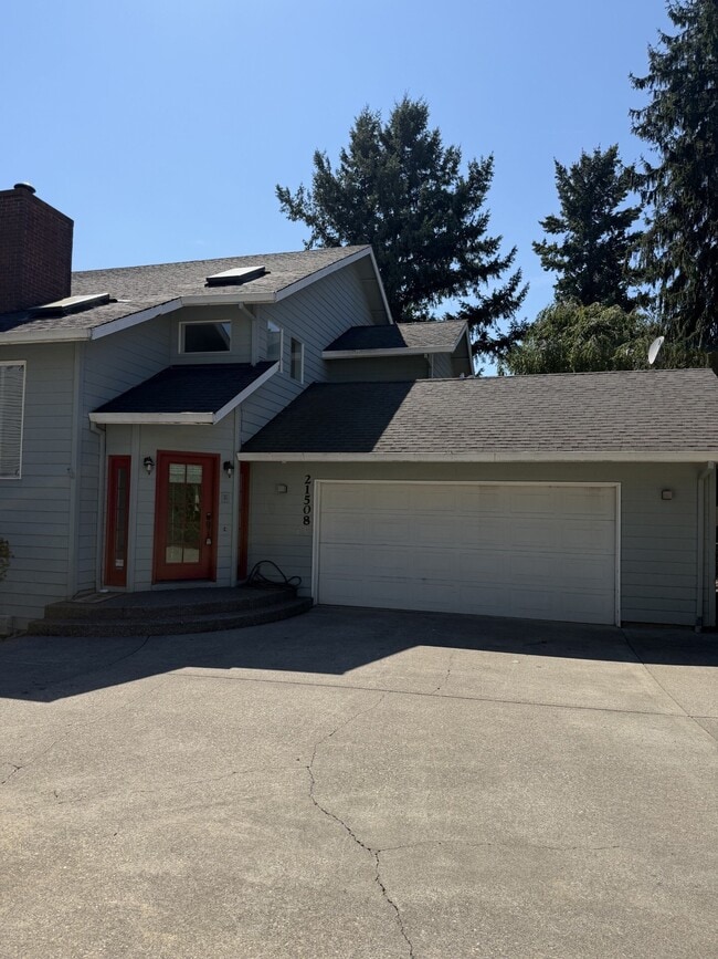 Building Photo - 21508 NE Lachenview Ln