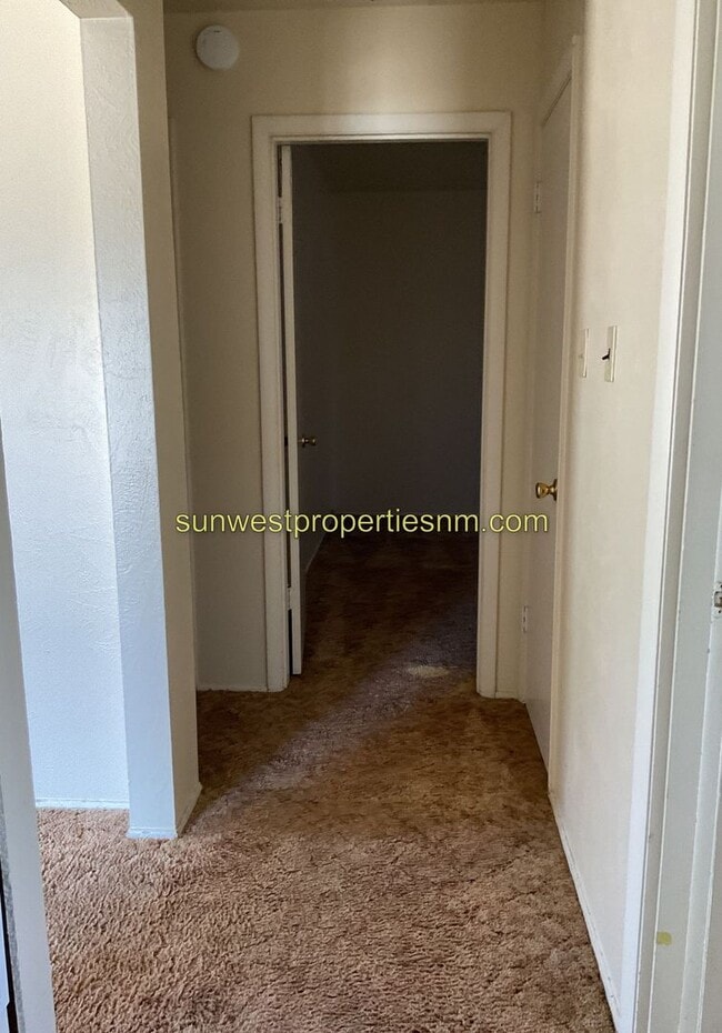 Building Photo - 2 Bedroom, 1 Bath