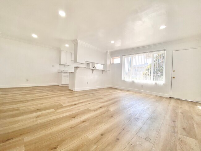 Building Photo - 5226 Lexington Ave Los Angeles, CA 90029