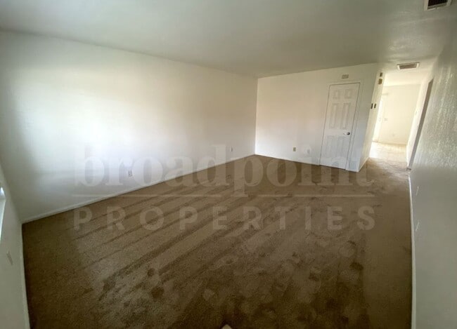 Foto del edificio - 1124 N Broadway