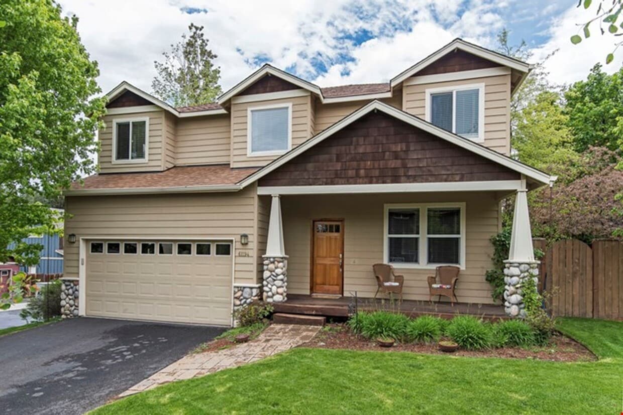 Primary Photo - Furnished 3 Bedroom only 24 minutes from M...