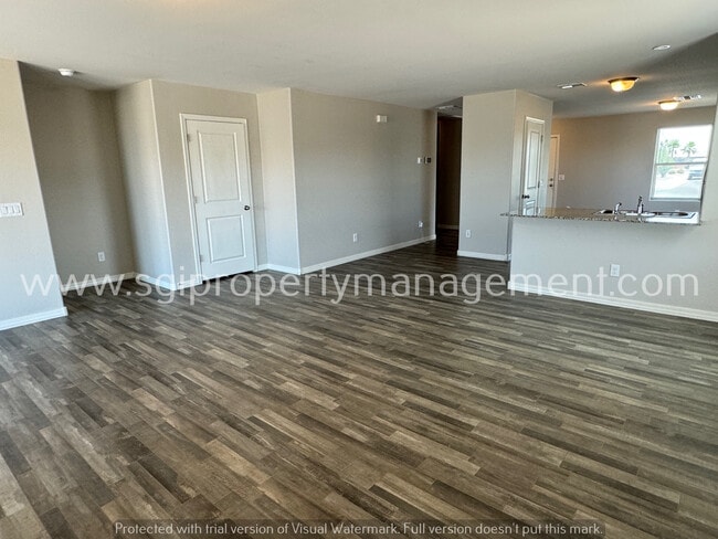 Building Photo - 2038 E Julian Dr