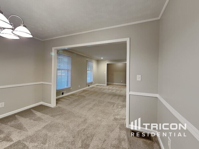 Building Photo - 6900 Silver Maple Trail
