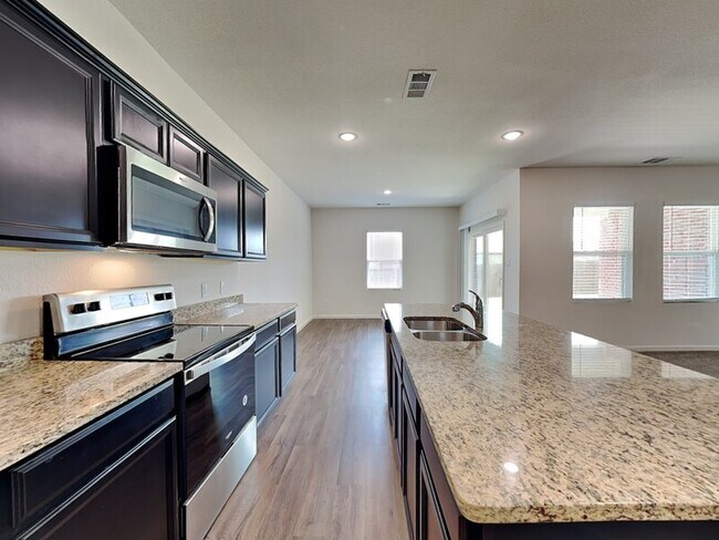 Building Photo - 204 Gypsum Ln