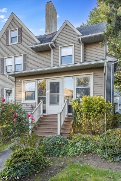 Building Photo - 12 Bellaire Dr