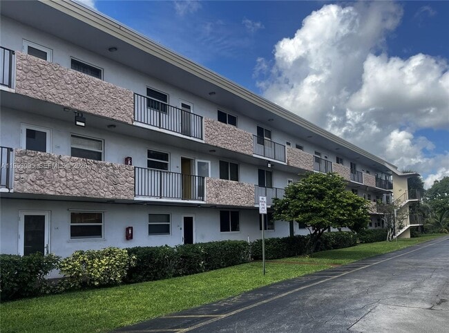 Foto del edificio - 5985 Del Lago Cir