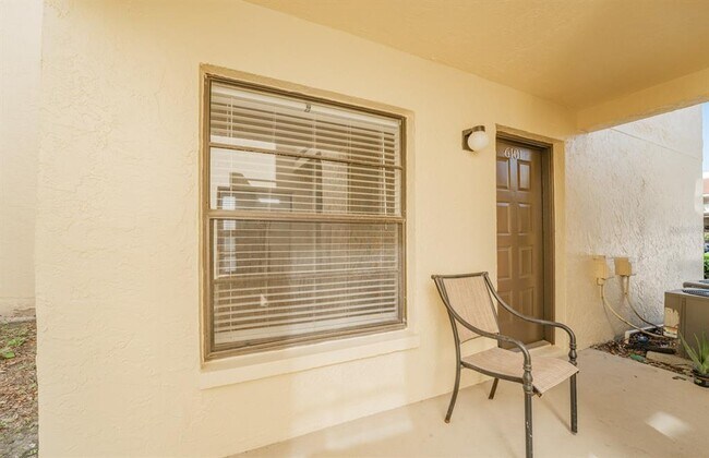 Foto del edificio - 13608 S Village Dr