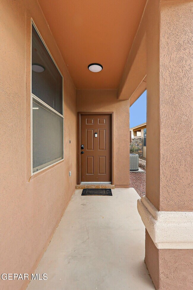 Building Photo - 13134 Kestrel Ave