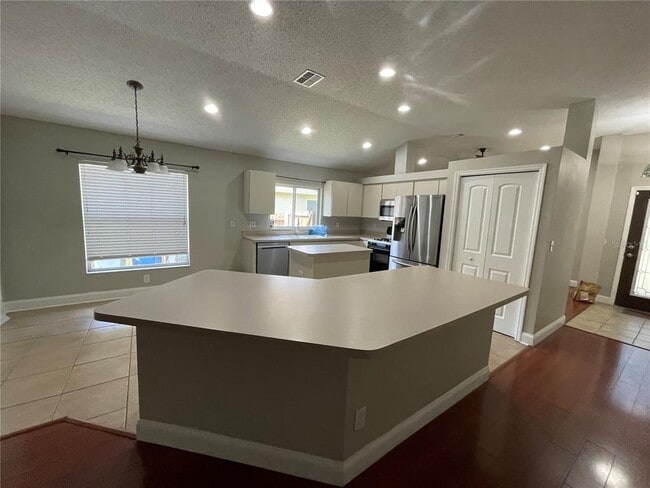 Building Photo - 1527 Scotch Pine Dr