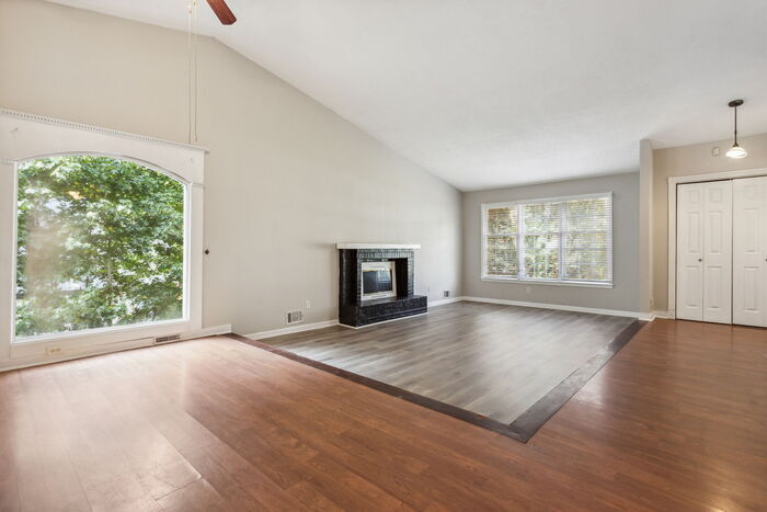 Primary Photo - Spacious ranch with huge bonus room