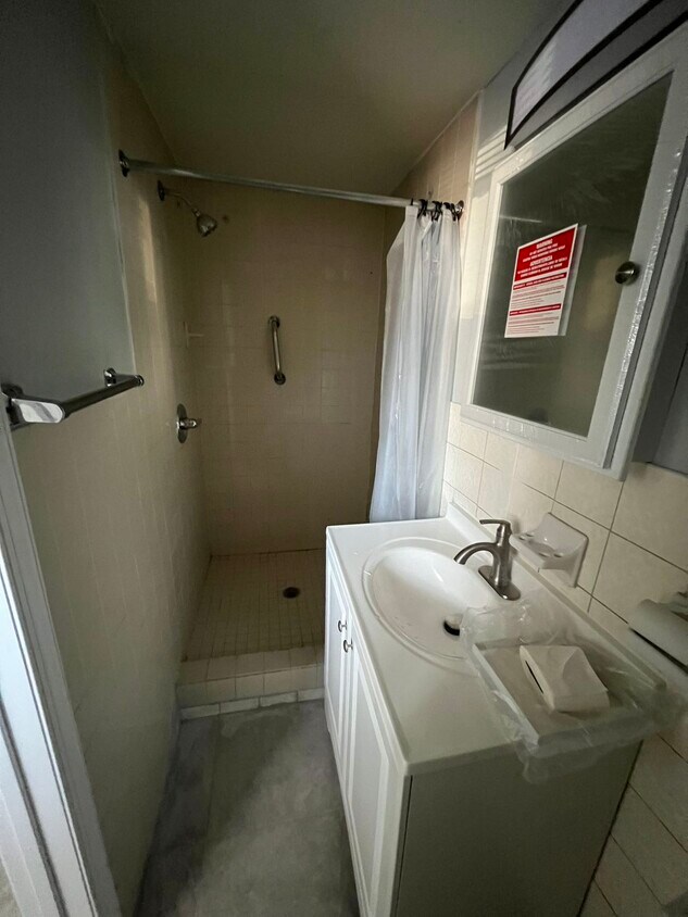 Foto del edificio - 6039 Torresdale Ave