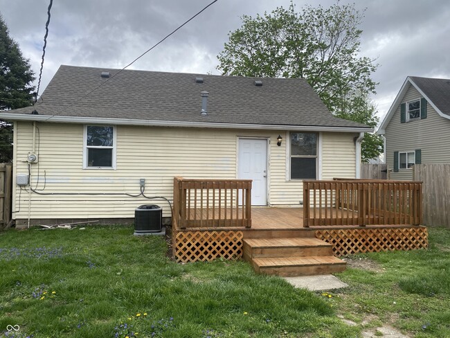Building Photo - 946 W North St